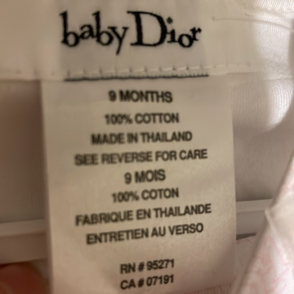NWT baby Dior, one piece with lace ruffles and pink snaps. Pink Dior print - Picture 8 of 9